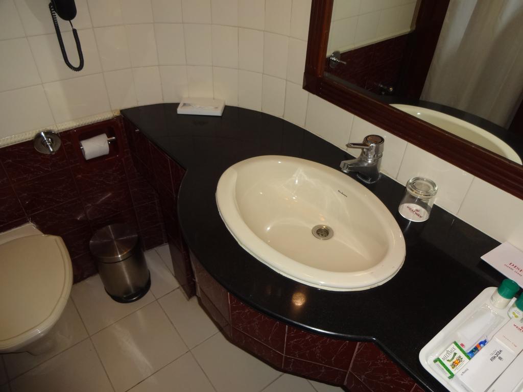 Westway Hotel Kozhikode Eksteriør bilde