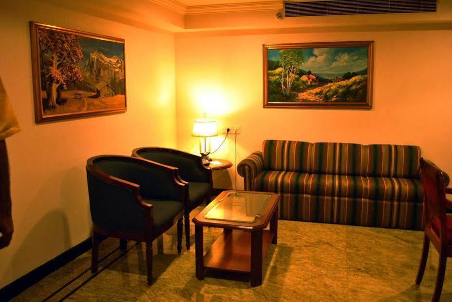 Westway Hotel Kozhikode Eksteriør bilde